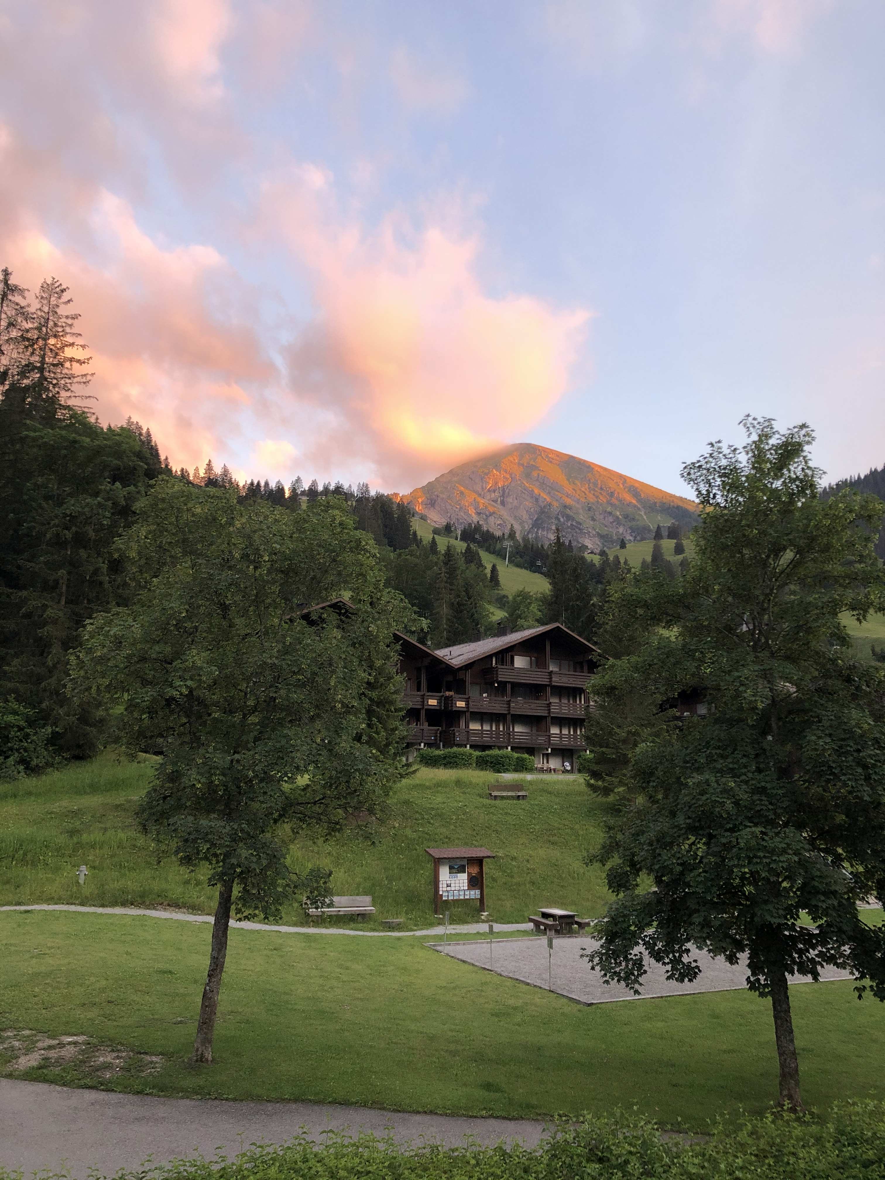 Alpenglühen am Wiriehorn